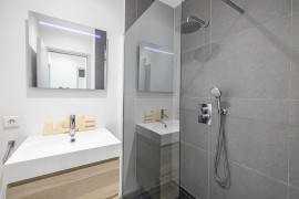 
                                                                                        Vente
                                                                                         .