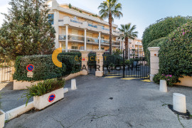 
                                                                                        Vente
                                                                                         .