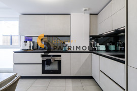 
                                                                                        Vente
                                                                                         .