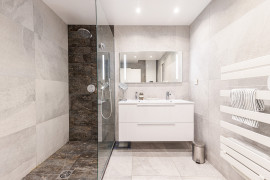 
                                                                                        Vente
                                                                                         .