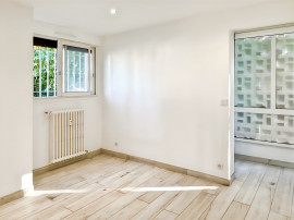 
                                                                                        Vente
                                                                                         .