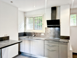 
                                                                                        Vente
                                                                                         .