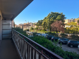 
                                                                                        Vente
                                                                                         .