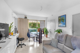 
                                                                                        Vente
                                                                                         .