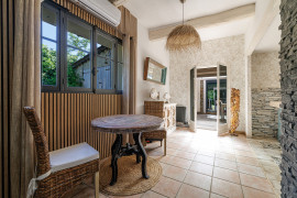 
                                                                                        Vente
                                                                                         .