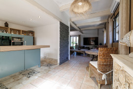 
                                                                                        Vente
                                                                                         .