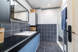 
                                                                                        Vente
                                                                                         .