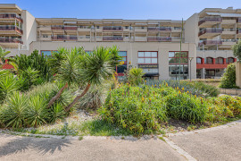 
                                                                                        Vente
                                                                                         .