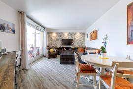 
                                                                                        Vente
                                                                                         .