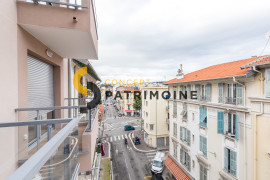 
                                                                                        Vente
                                                                                         .