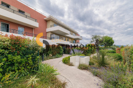 
                                                                                        Vente
                                                                                         .