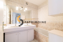 
                                                                                        Vente
                                                                                         .