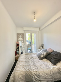 
                                                                                        Vente
                                                                                         .