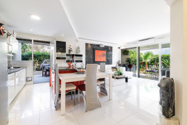 
                                                                                        Vente
                                                                                         .