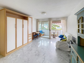 
                                                                                        Vente
                                                                                         .