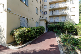 
                                                                                        Vente
                                                                                         .