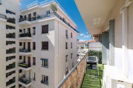 
                                                                                        Vente
                                                                                         .