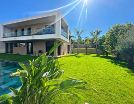 
                                                                                        Vente
                                                                                         .