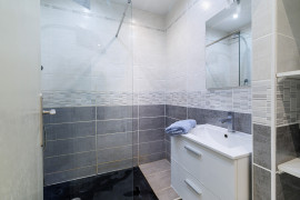 
                                                                                        Vente
                                                                                         .