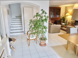 
                                                                                        Vente
                                                                                         .