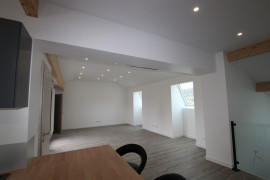 
                                                                                        Vente
                                                                                         .