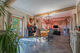 
                                                                                        Vente
                                                                                         .