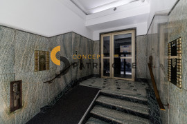 
                                                                                        Vente
                                                                                         .