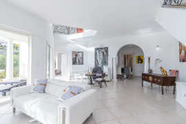 
                                                                                        Location
                                                                                         .