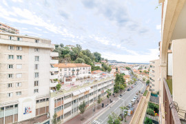 
                                                                                        Vente
                                                                                         .