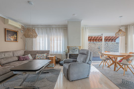 
                                                                                        Vente
                                                                                         .