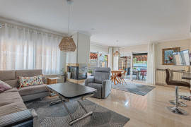 
                                                                                        Vente
                                                                                         .