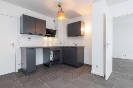 
                                                                                        Vente
                                                                                         .