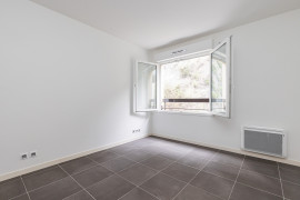 
                                                                                        Vente
                                                                                         .