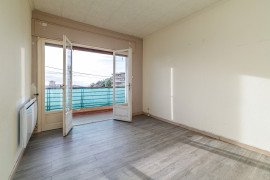 
                                                                                        Vente
                                                                                         .