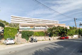 
                                                                                        Vente
                                                                                         .