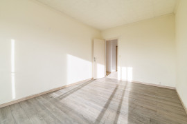 
                                                                                        Vente
                                                                                         .