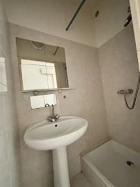 
                                                                                        Vente
                                                                                         .