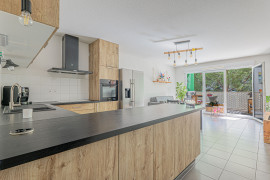 
                                                                                        Vente
                                                                                         .