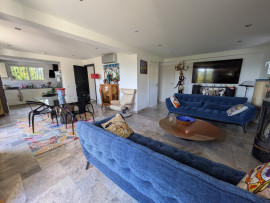 
                                                                                        Vente
                                                                                         .