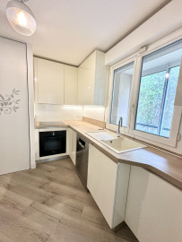 
                                                                                        Vente
                                                                                         .