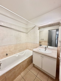 
                                                                                        Vente
                                                                                         .