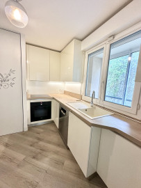 
                                                                                        Vente
                                                                                         .