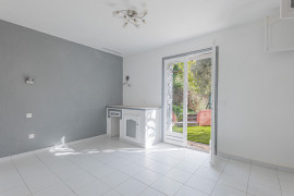 Vente
                                                                                .