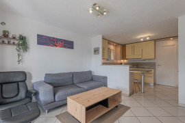 Vente
                                                                                .