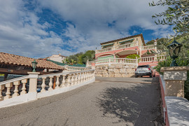 Vente
                                                                                .