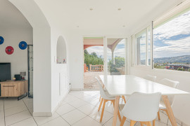 
                                                                                        Vente
                                                                                         .