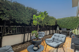 Vente
                                                                                .