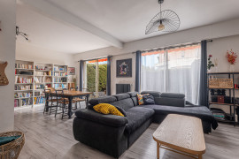 Vente
                                                                                .