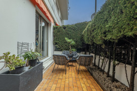 Vente
                                                                                .