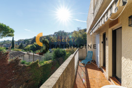 
                                                                                        Vente
                                                                                         .